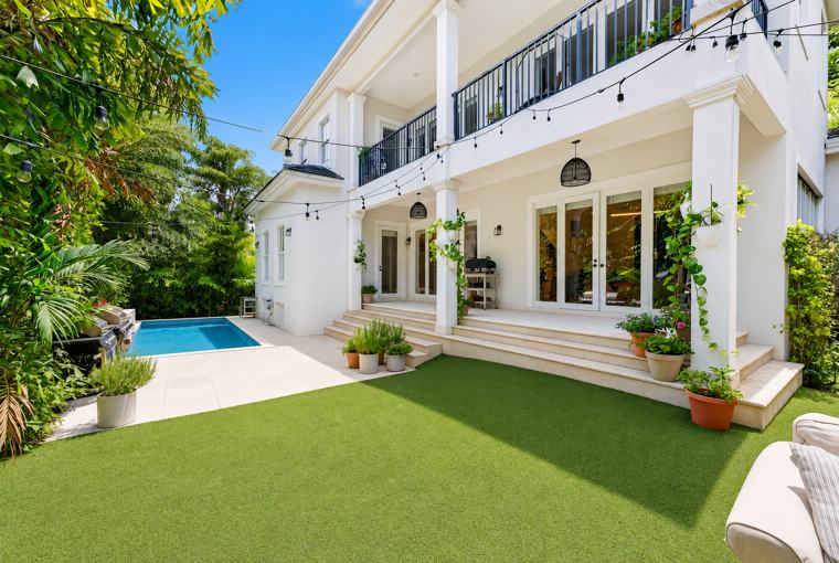 Garden and covered terrace